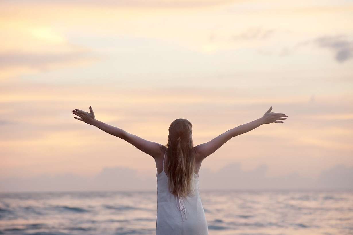 woman_happy_carefree